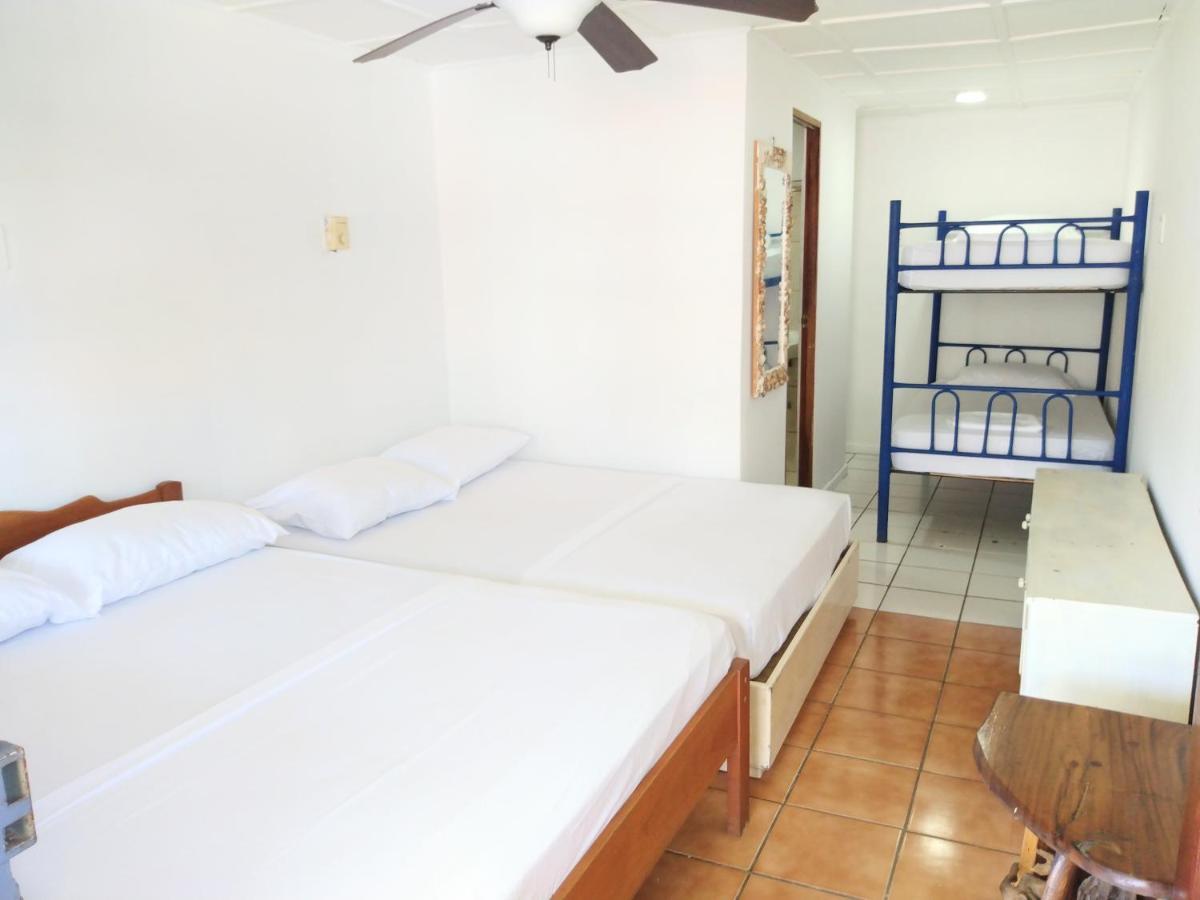 Buena Nota Hostel Jaco Exterior photo
