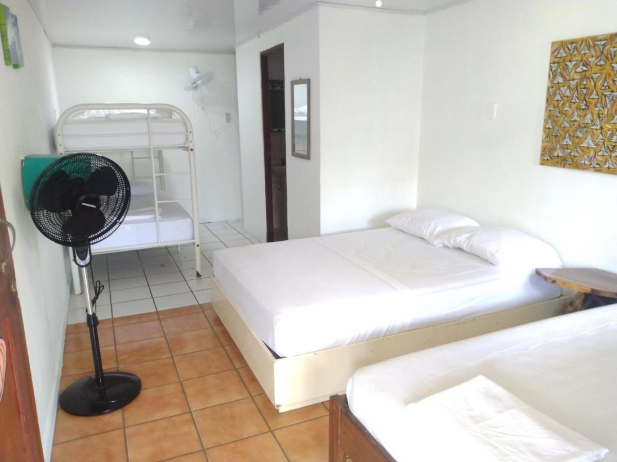 Buena Nota Hostel Jaco Exterior photo