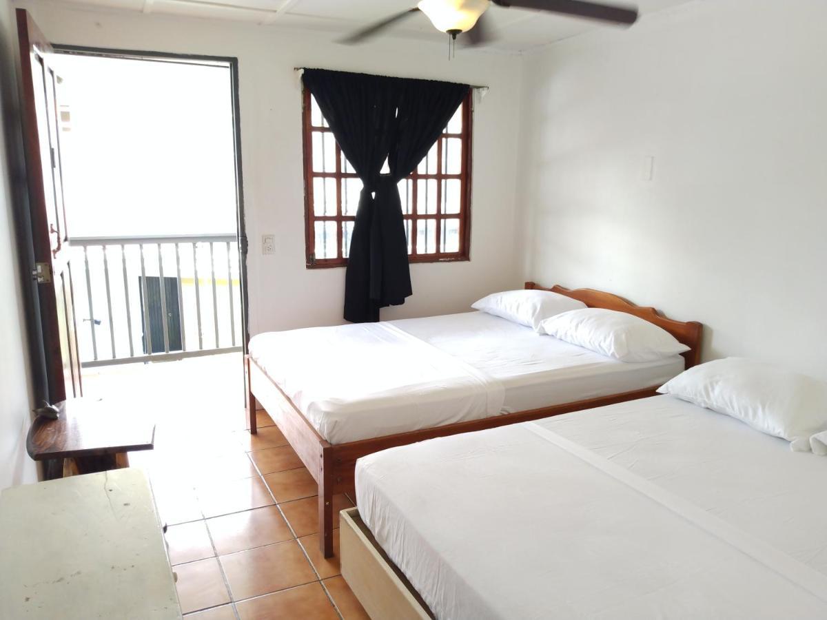 Buena Nota Hostel Jaco Exterior photo