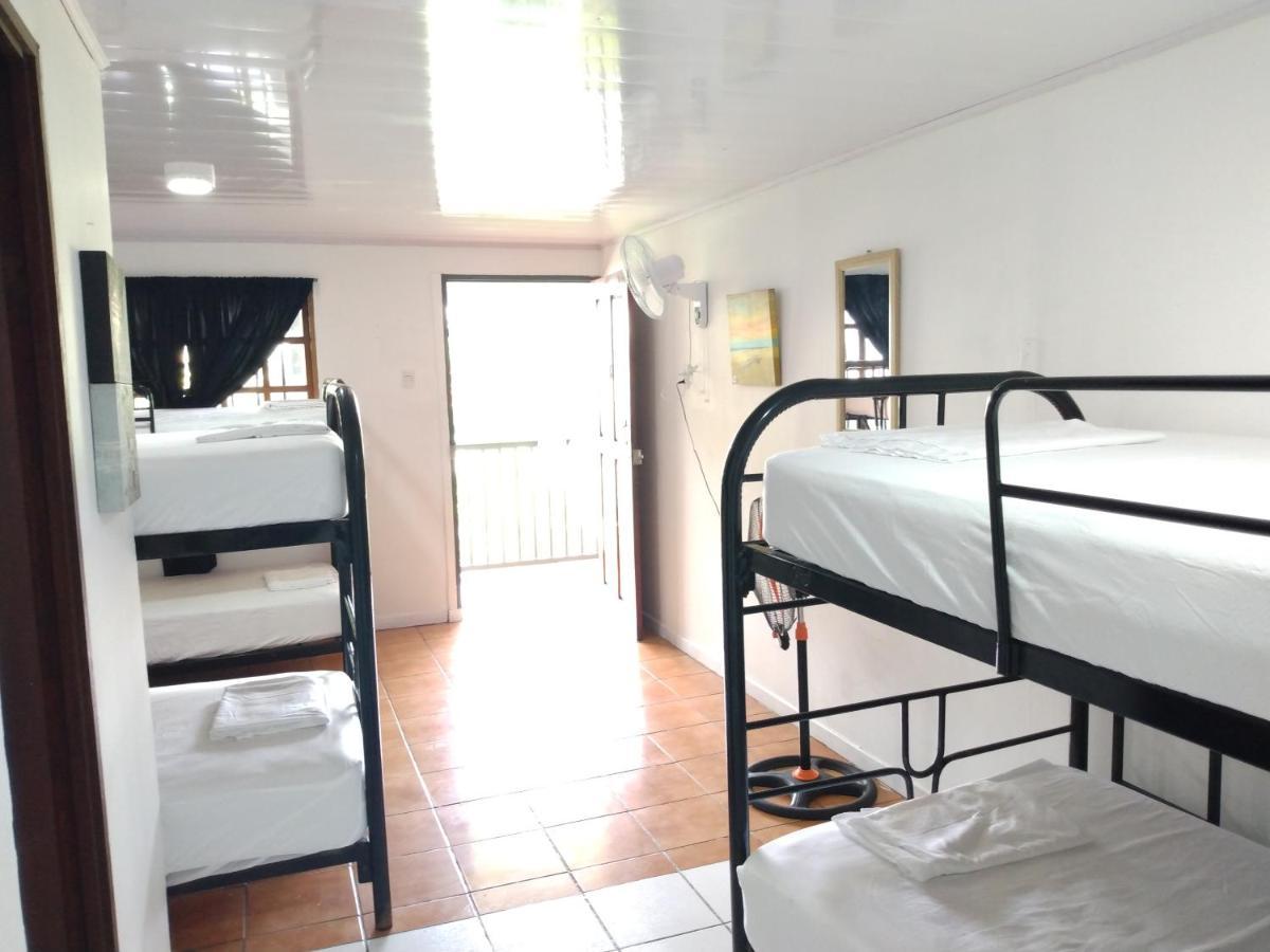Buena Nota Hostel Jaco Exterior photo