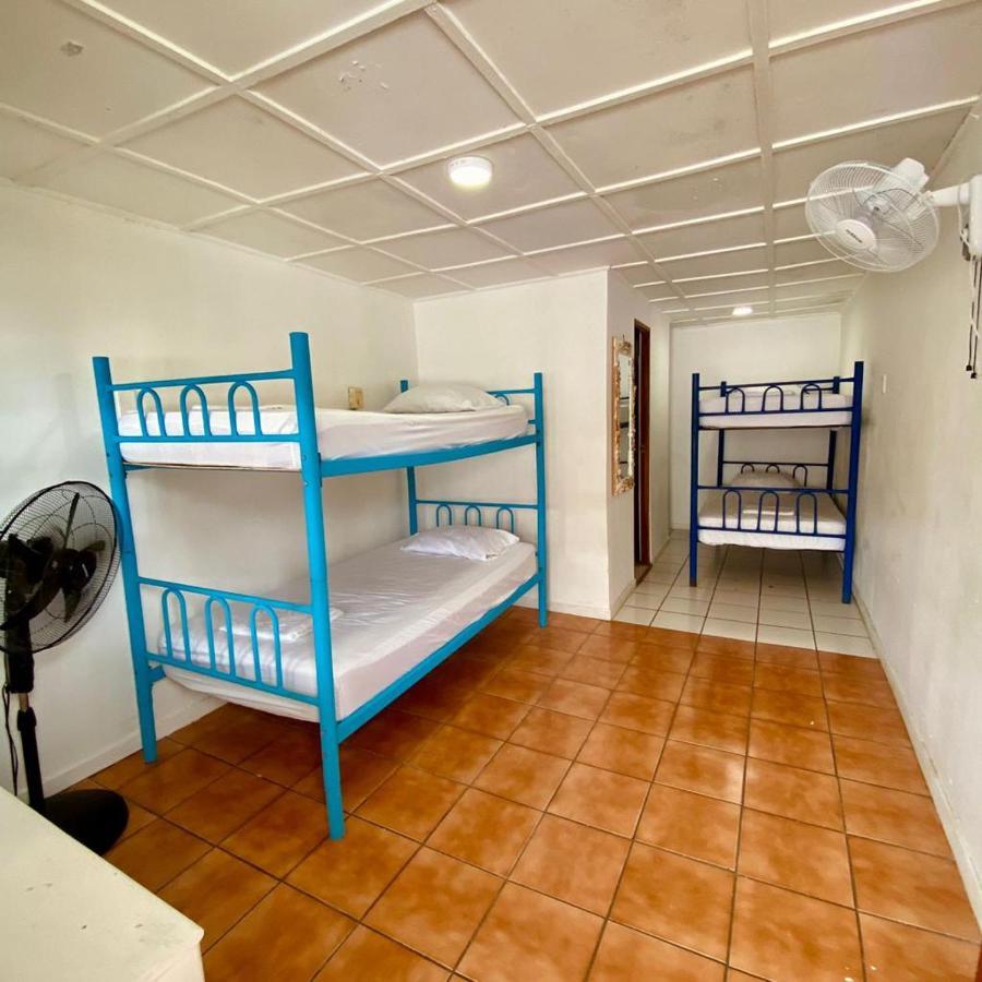 Buena Nota Hostel Jaco Exterior photo